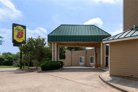 4,583 Rowlett Hotels .